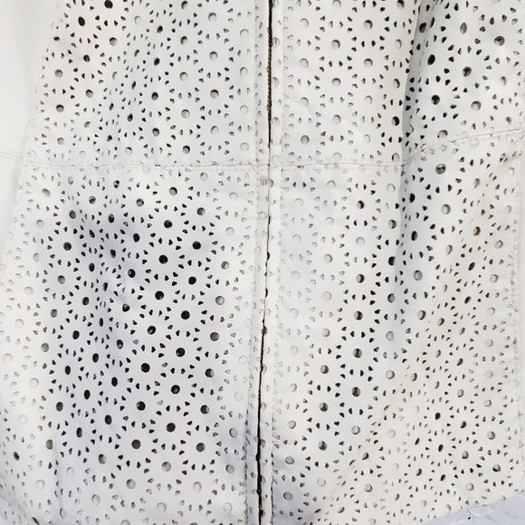 Isaac Mizrahi Live laser cut leather zip up jacket coat  cream yellow  Medium - Picture 4 of 15